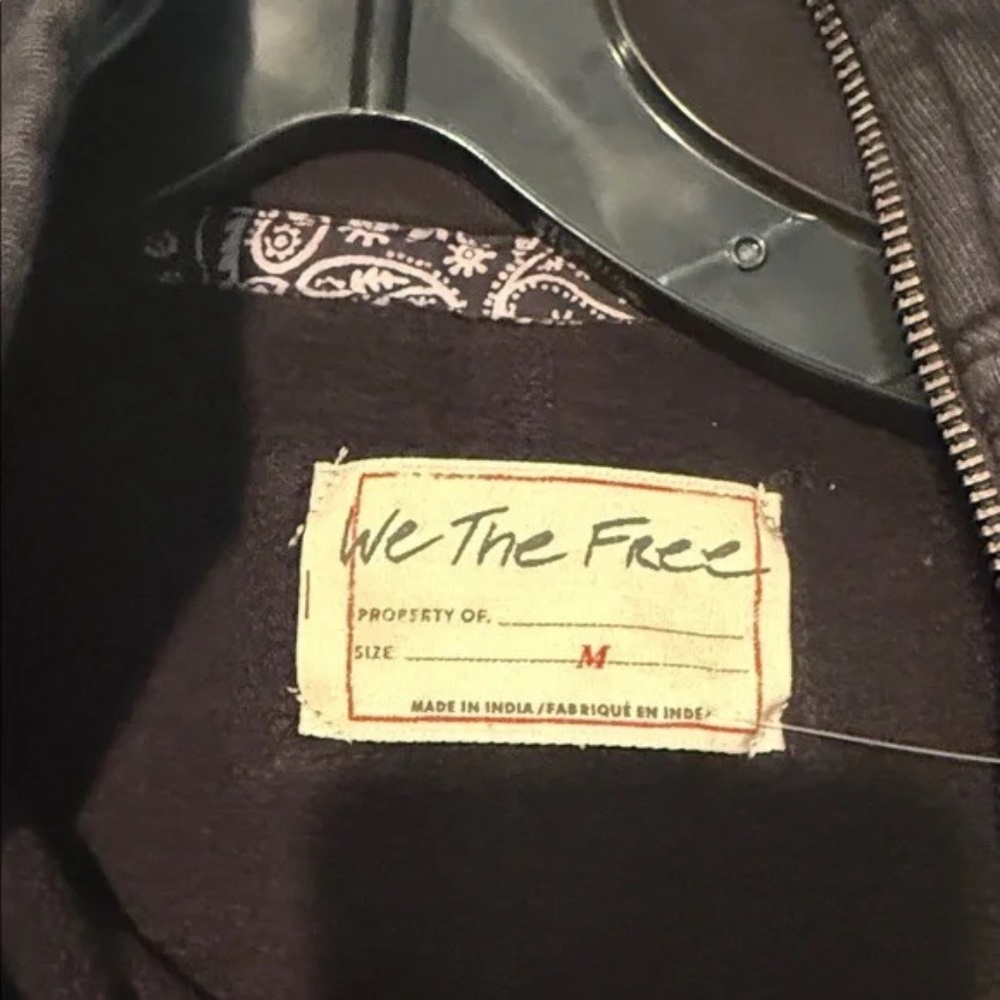 We The Free Black Sweatshirt SZ M - Picture 4 of 9